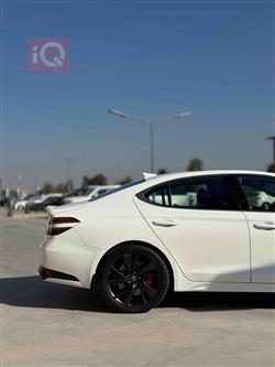 جنسس G70